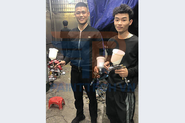 sung phun son ws 400 giao tan noi cho khach hang